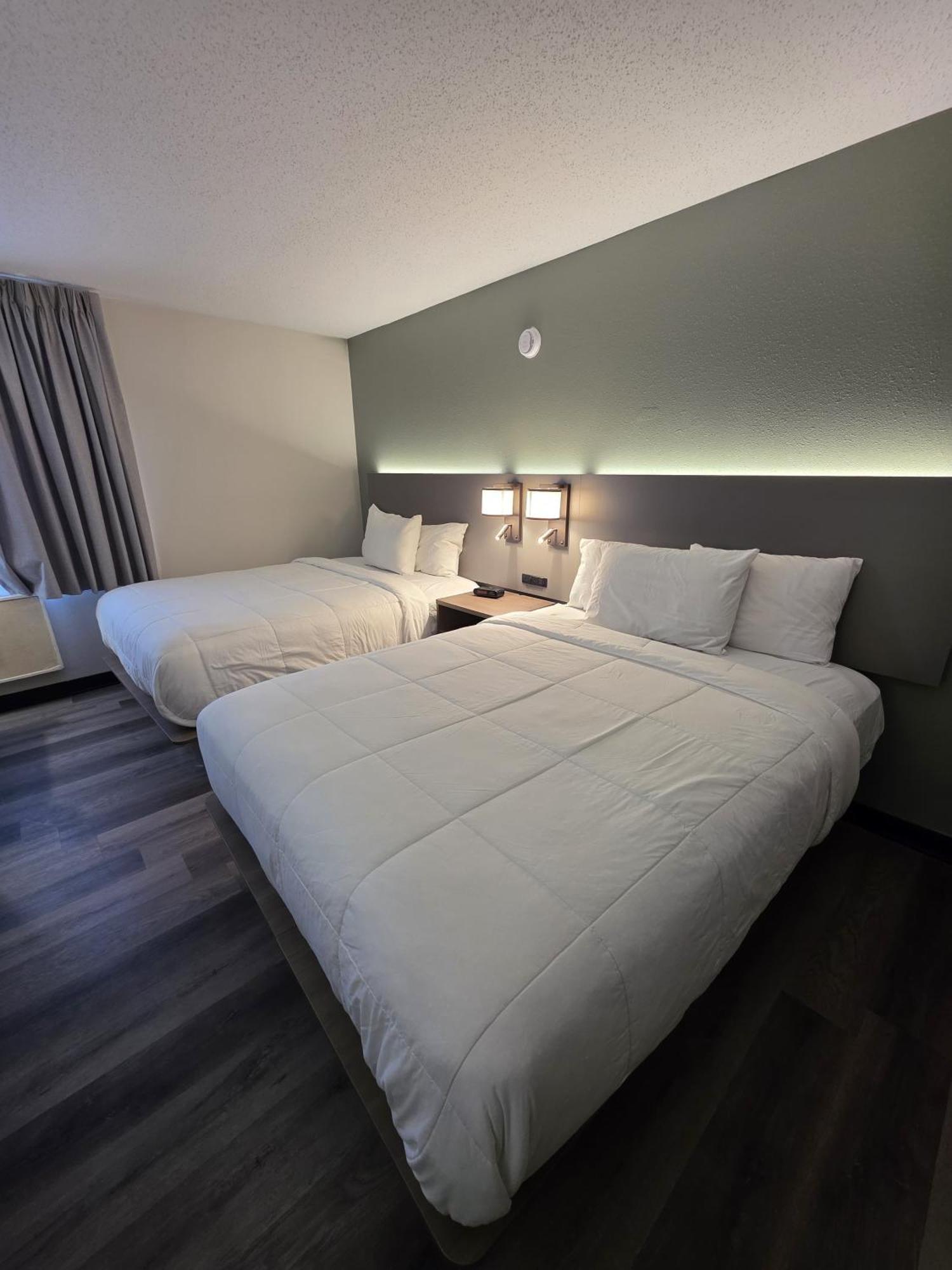 Hotel Dakota 2*